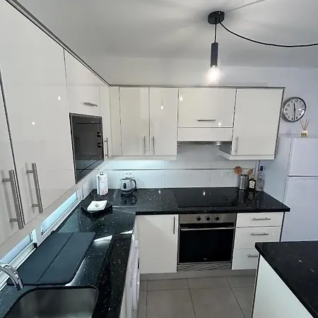 Bungalow En San Eugenio Bajo דירה *